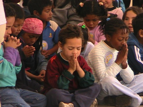 Kids_prayer_ecuador