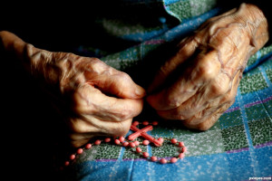 Giáo lý về gia đình: Lời cầu nguyện của người già là ân ban cho Giáo hội và xã hội