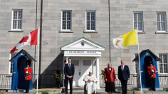 ĐTC thăm hữu nghị Toàn quyền Canada và Thủ tướng tại Dinh “Citadelle de Québec”