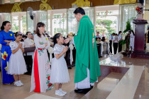 Gx. Quảng Nghệ: Thánh lễ ban Bí tích Thánh Thể lần đầu- Ngày 31.7.2022