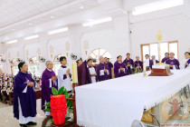 Gx. Long Kiên: Chầu Thánh Thể thay giáo phận 2022