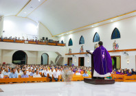 Gx. Láng Cát: Cử hành Lễ Tro khai mạc Mùa Chay Thánh 2023