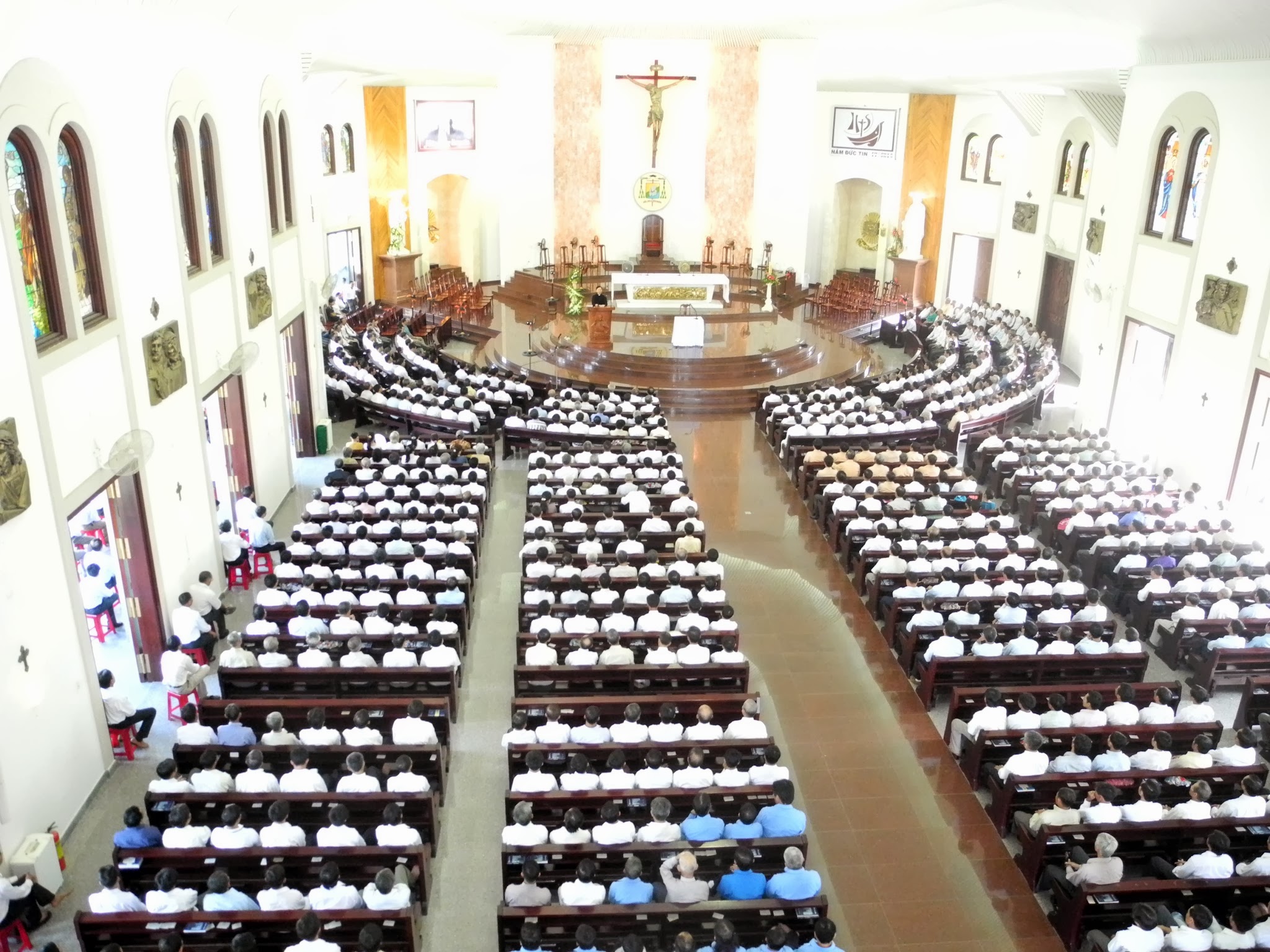 [Tin ảnh]: Giới Gia trưởng giáo phận hành hương Năm Đức Tin