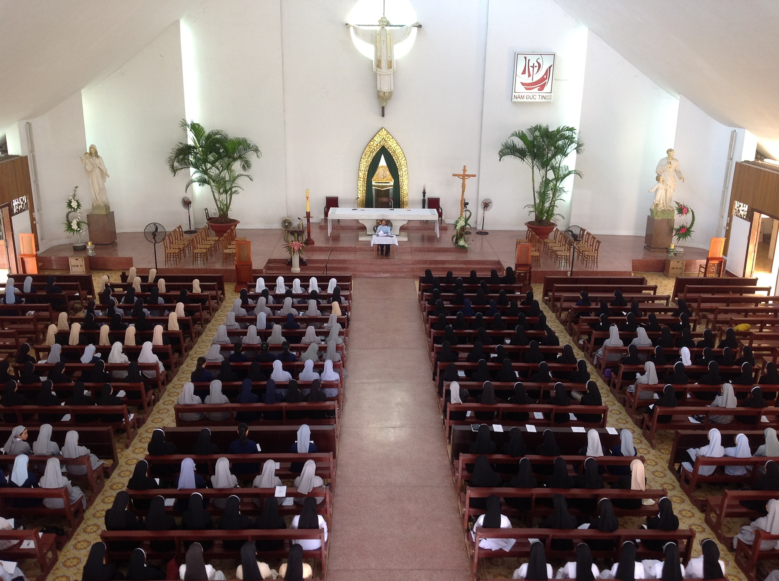 [Tin ảnh]: Nữ tu giáo phận hành hương năm Đức Tin