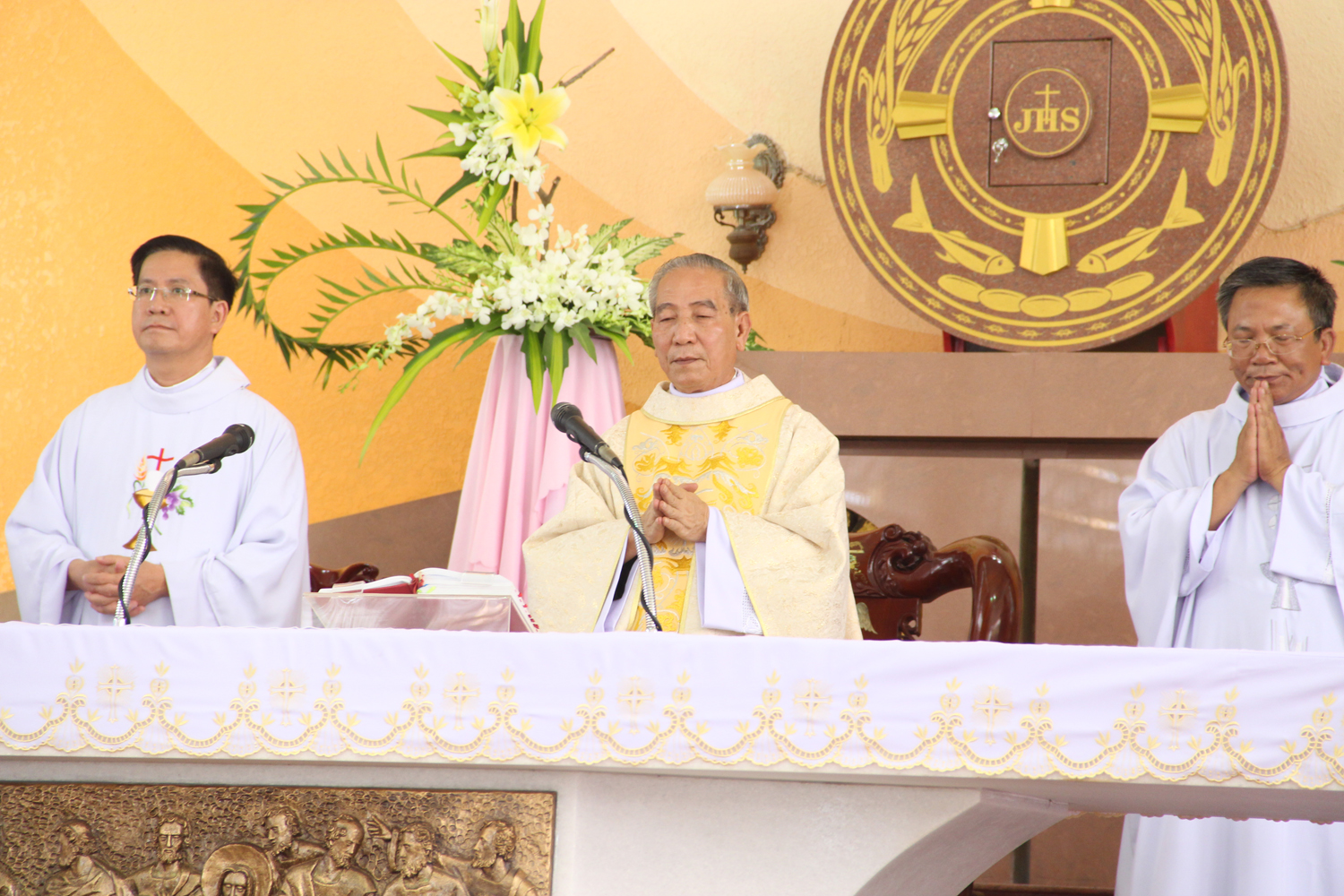 [Tin ảnh] Thánh lễ tạ ơn mừng Ngân khánh Linh mục của Cha Giuse Trần Minh Sơn