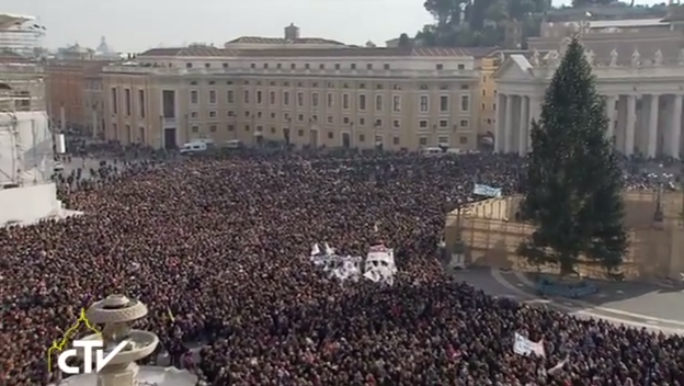 50 ngàn tín hữu đọc kinh Truyền Tin với Đức Thánh Cha: 8-12-2013