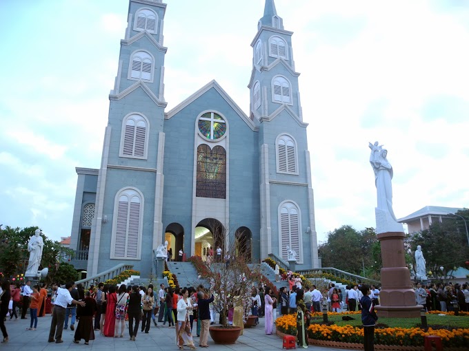 [Tin ảnh]: Đức Giám mục Giáo phận dâng lễ cầu bình an cho Năm Mới