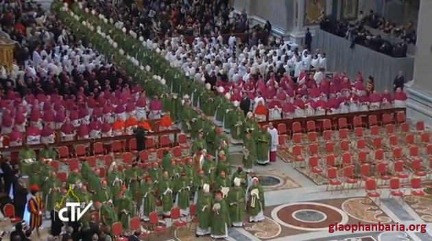 Đức Thánh Cha cử hành Thánh Lễ với 18 Hồng y mới và Hồng y đoàn