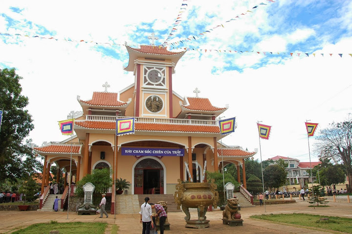 Giáo Xứ Xuân Sơn Đón Cha Tân Chánh xứ và Cha Phó xứ