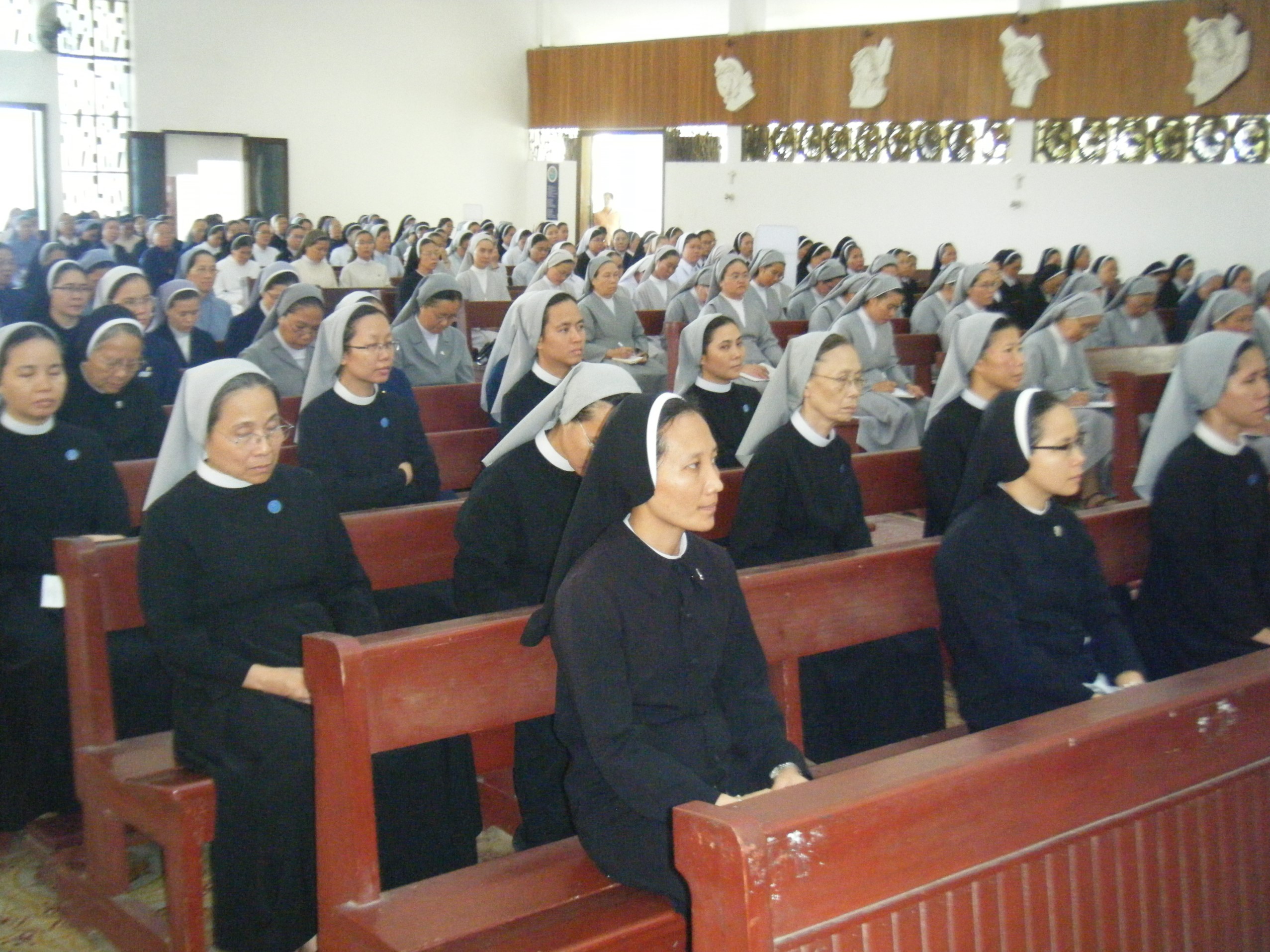 Các Nữ tu Giáo phận hành hương Đền Thánh Đức Mẹ Bãi Dâu - 18.10.2014