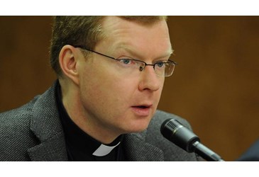 Linh mục Hans Zollner