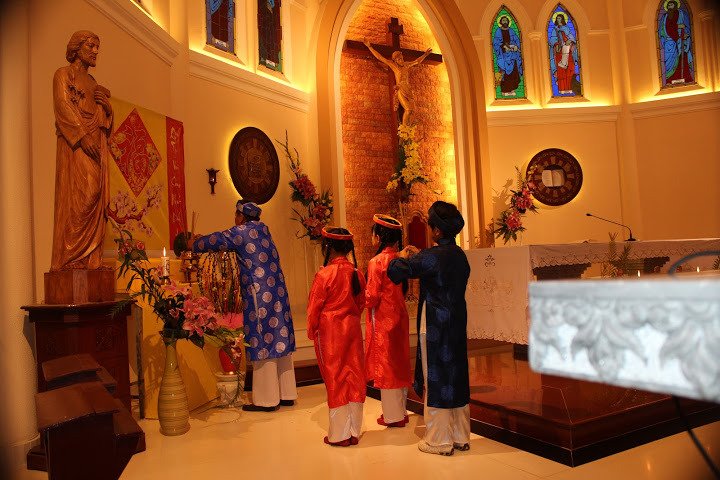 Mồng 2: KÍNH NHỚ TỔ TIÊN & TÌNH YÊU CỦA CHA MẸ - Lm.Jos Tạ Duy Tuyền