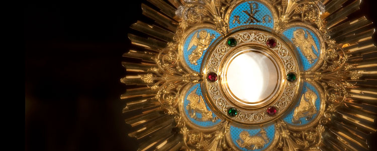 Giờ Chầu Thánh Thể: 24 giờ cho Chúa