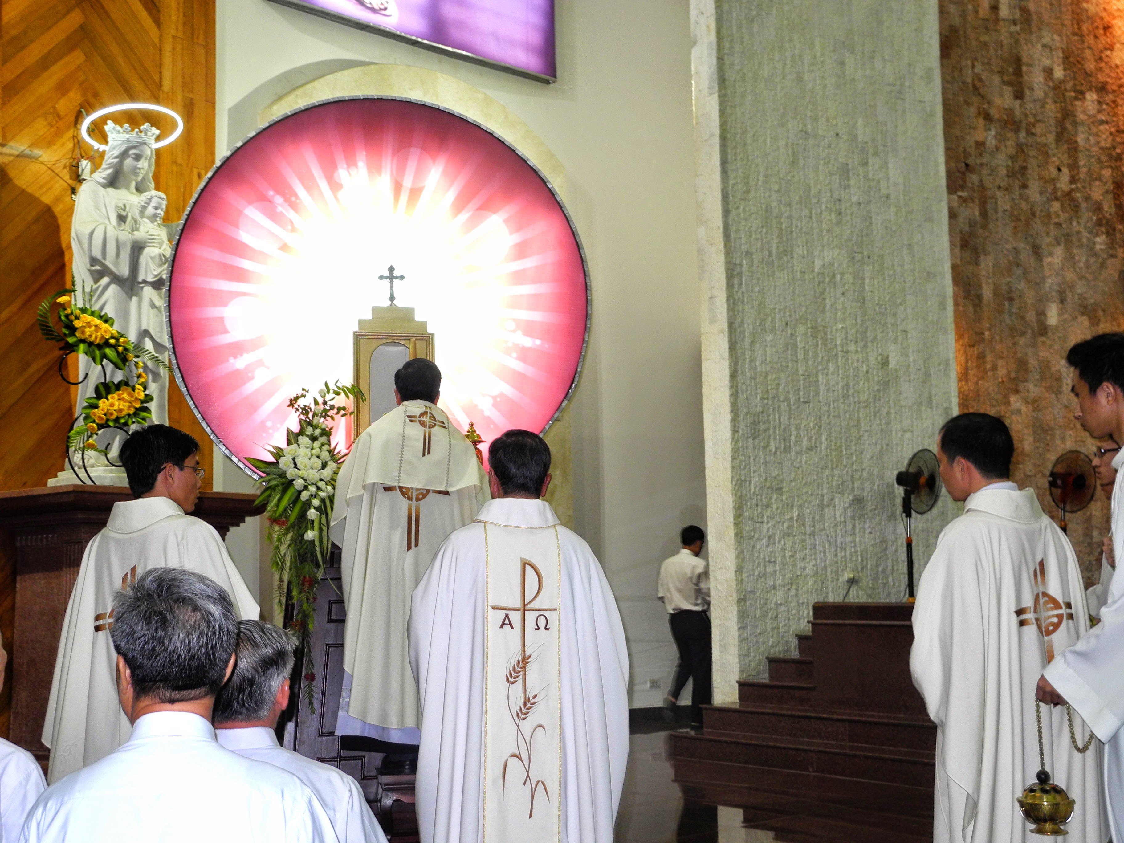 BÀI GIẢNG THÁNH LỄ TIỆC LY 2015