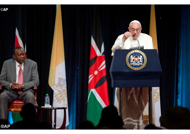 Đức Thánh Cha Phanxicô đến Kenya, bắt đầu chuyến tông du châu Phi