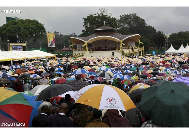 Đức Thánh Cha Phanxicô tông du châu Phi – Thánh lễ tại Nairobi, Kenya: “Hãy vững tin. Đừng sợ. Chúng ta thuộc về Chúa”