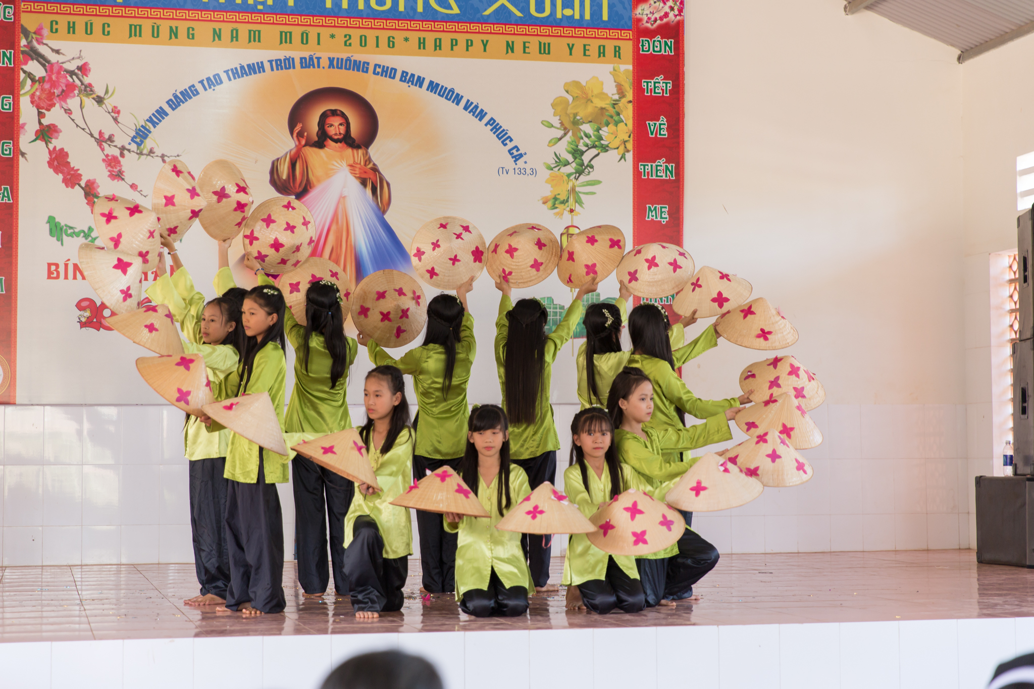 Tin ảnh: Giáo hạt Xuyên Mộc họp mặt tất niên và mừng Xuân mới