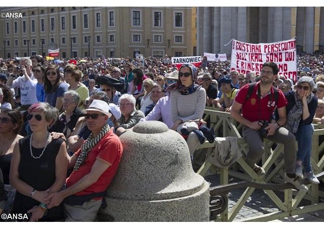 Đức Thánh Cha chủ sự kinh Lạy Nữ Vương Thiên Đàng: 17-4-2016