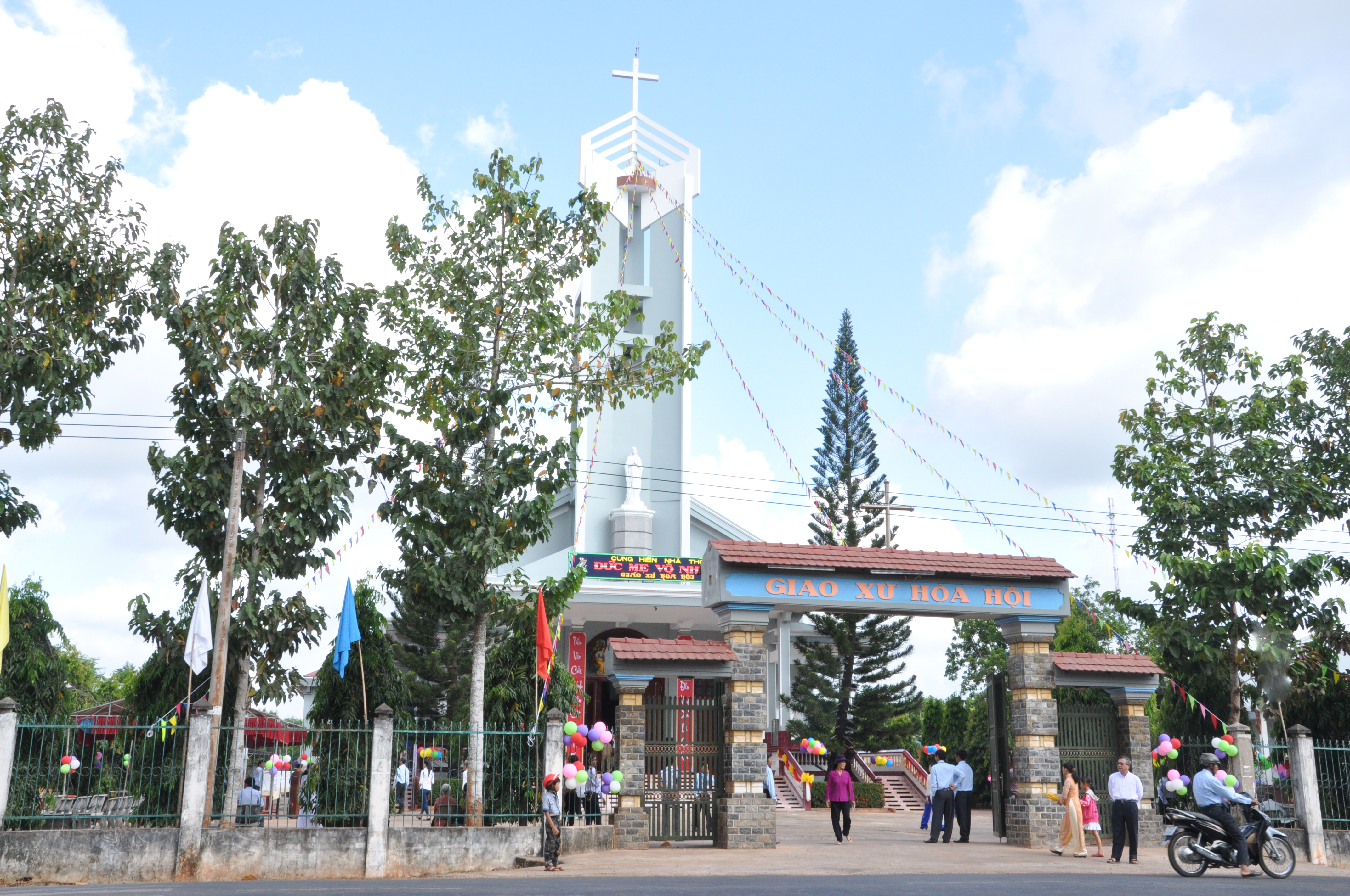 Giáo xứ Hòa Hội:  Thánh lễ Cung hiến Thánh đường