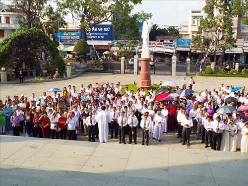 Các Giáo xứ Hải Sơn và Kim Hải hành hương Năm Thánh Lòng Thương Xót tại Nhà thờ Chánh Tòa Bà Rịa