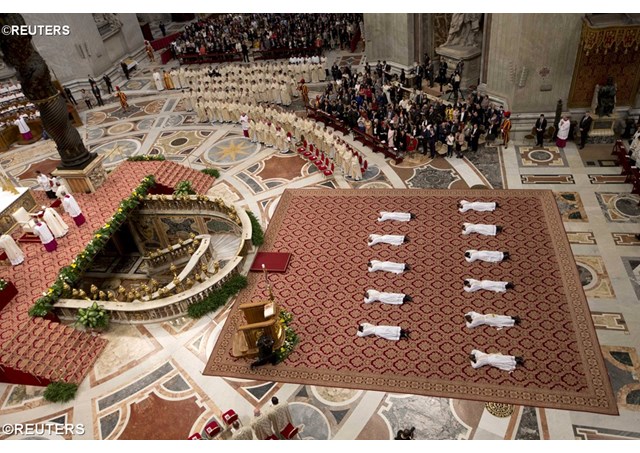 Đức Thánh Cha truyền chức cho 11 tân linh mục