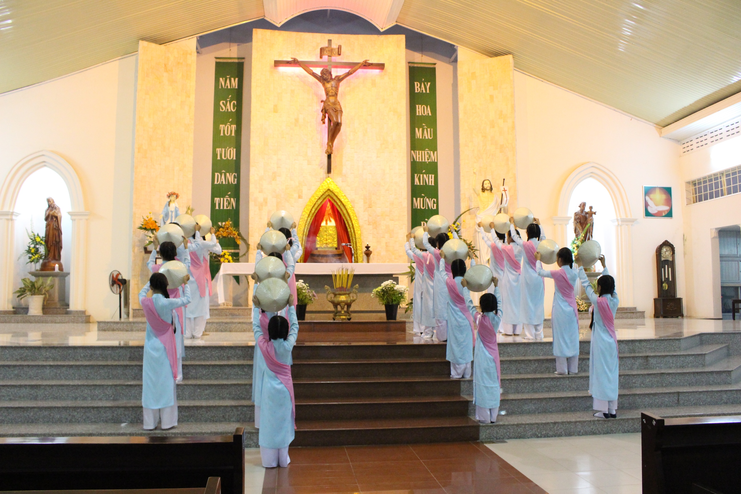 Giáo xứ Lam Sơn: Khai mạc Tháng Hoa