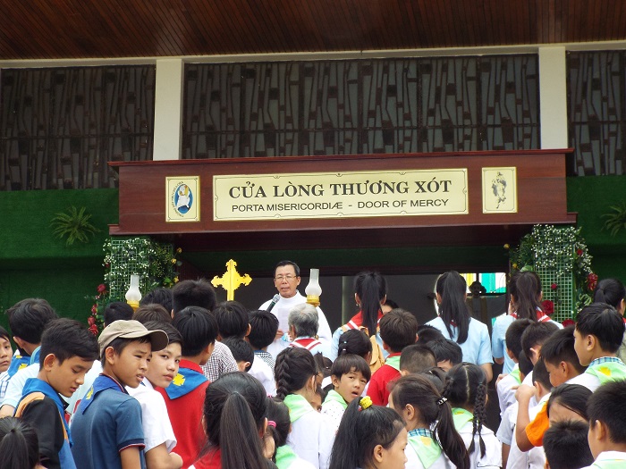 Giáo xứ Hải Sơn: Các em Thiếu nhi hành hương Năm Thánh