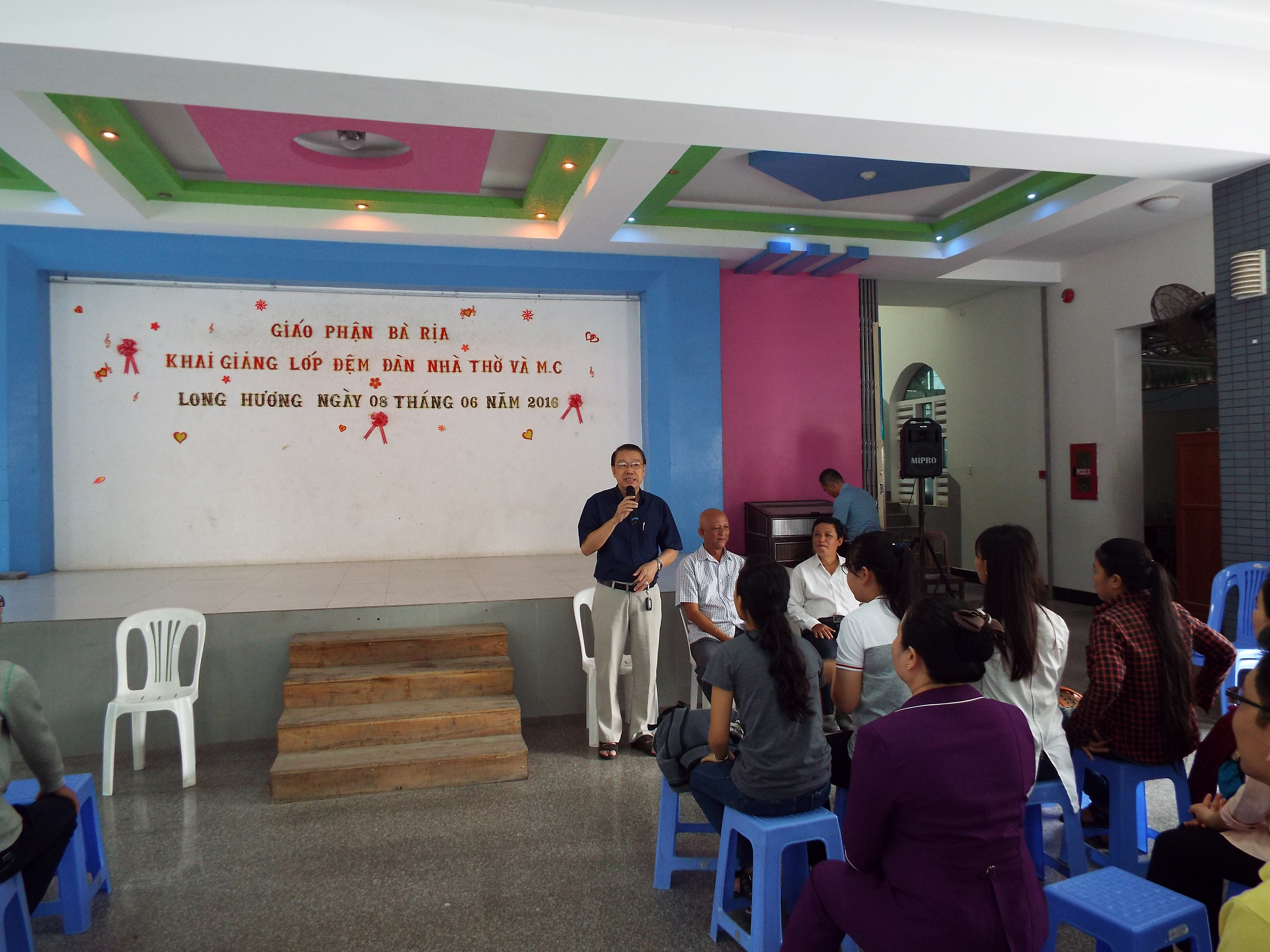 Giáo phận Bà Rịa: Ban Thánh nhạc Giáo phận khai giảng Khóa Đệm đàn nhà thờ và MC hè 2016