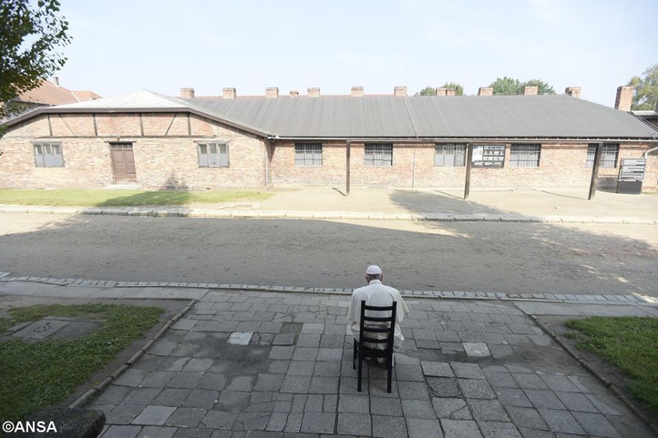 Đức Thánh Cha Phanxicô tại Auschwitz: thinh lặng và cầu nguyện