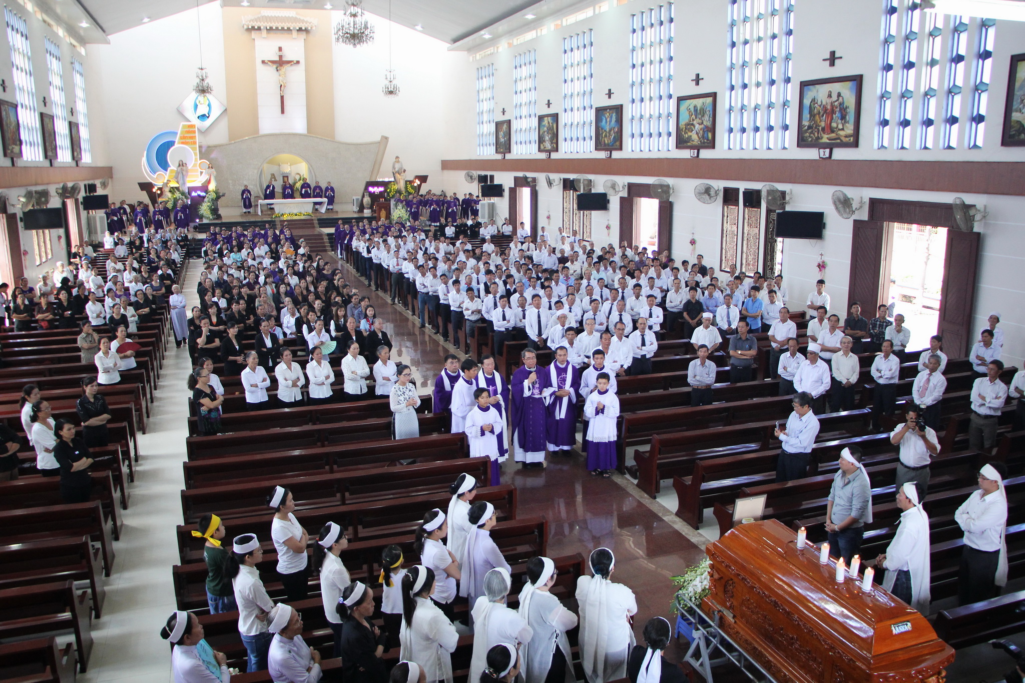 Giáo xứ Kẻ Sặt: Thánh lễ an táng Bà cố Anna Phạm Thị Côi – Thân mẫu Cha Giuse Phạm Văn Lý, Chánh xứ Xuân Sơn