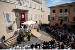 Điện Castel Gandolfo của Đức giáo hoàng mở cửa cho công chúng thăm viếng