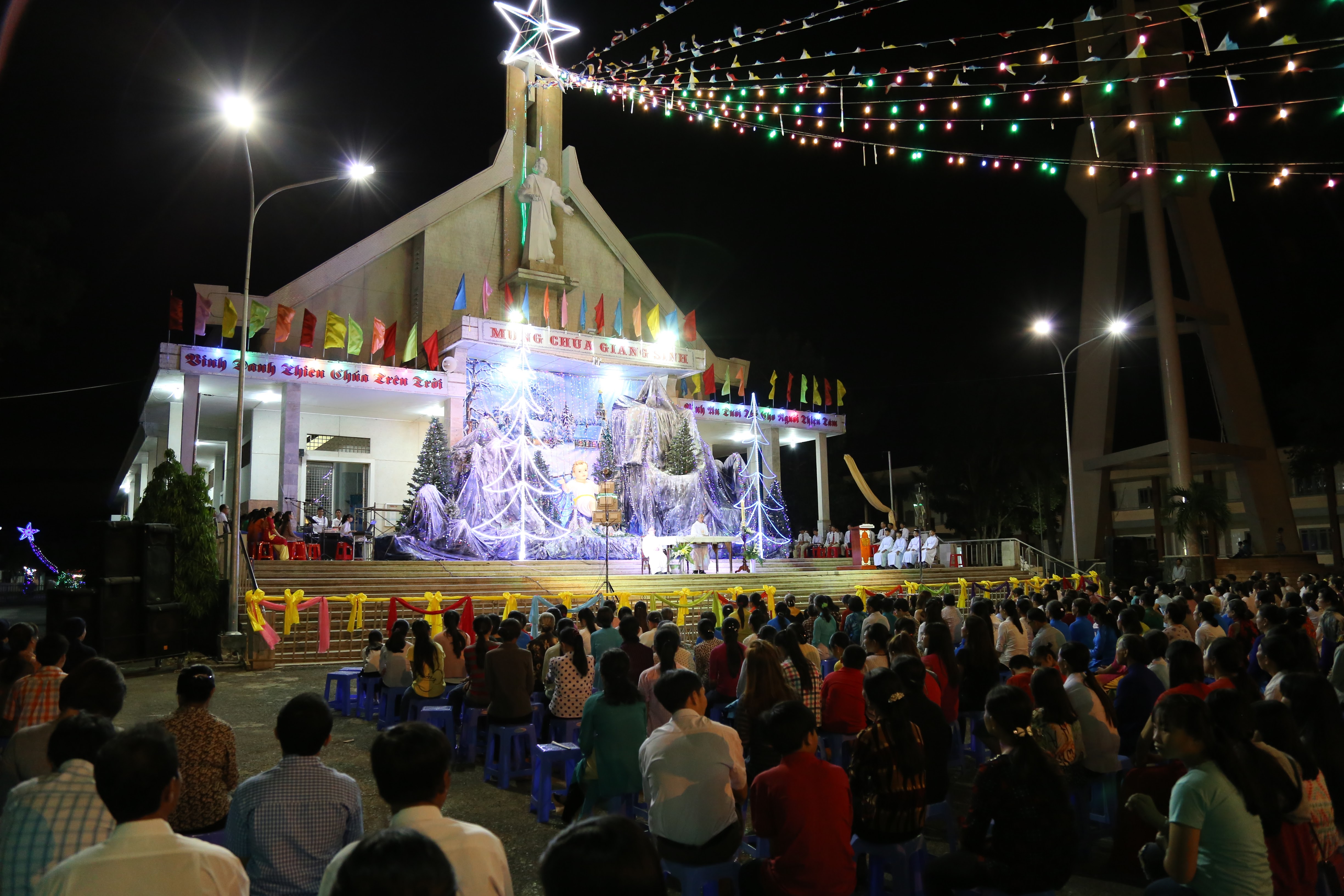 Giáo xứ Láng Cát: Mừng Đại lễ Chúa Giáng Sinh 2016