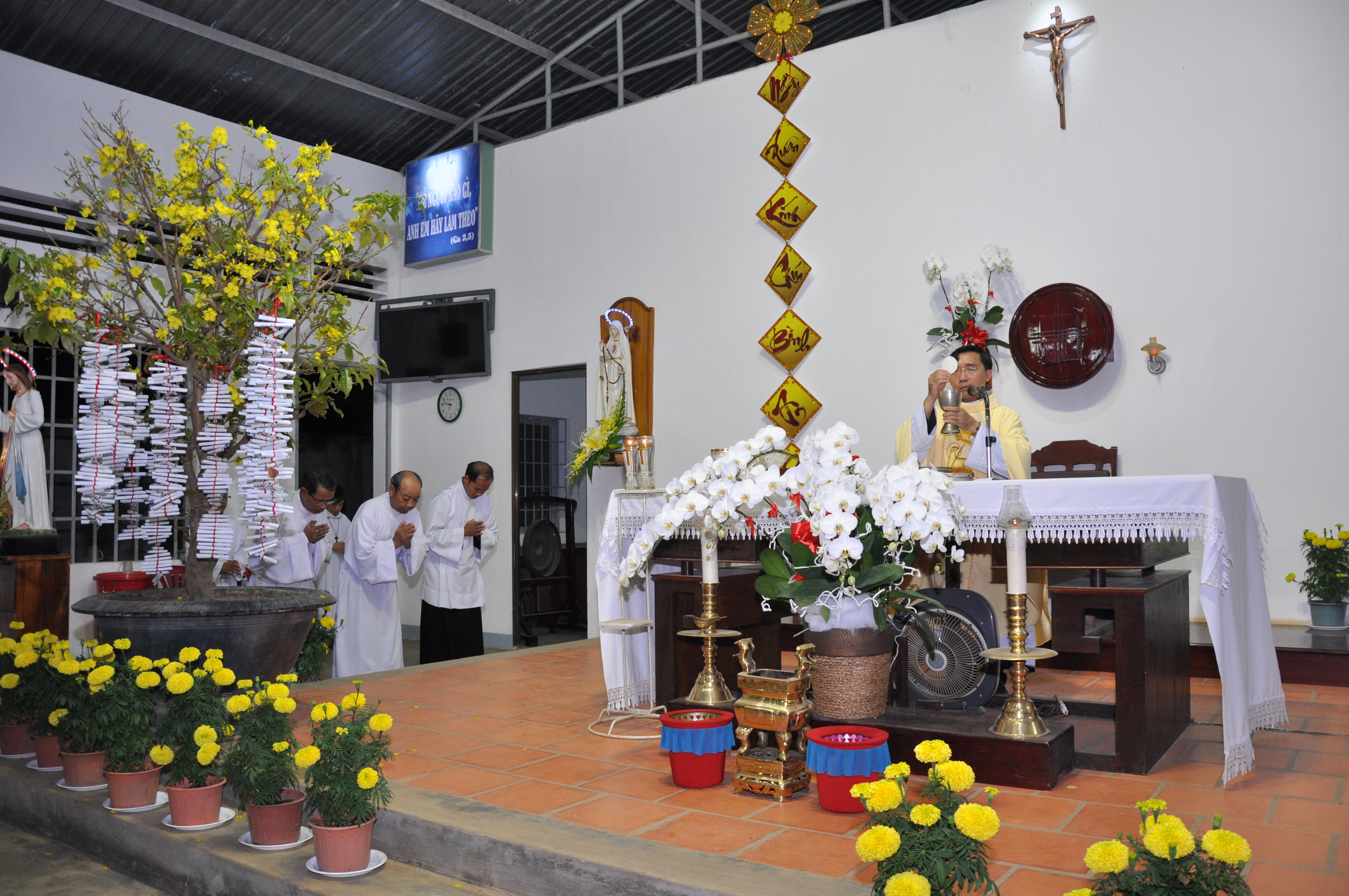 Giáo xứ Hòa Sơn: Thánh Lễ Giao Thừa