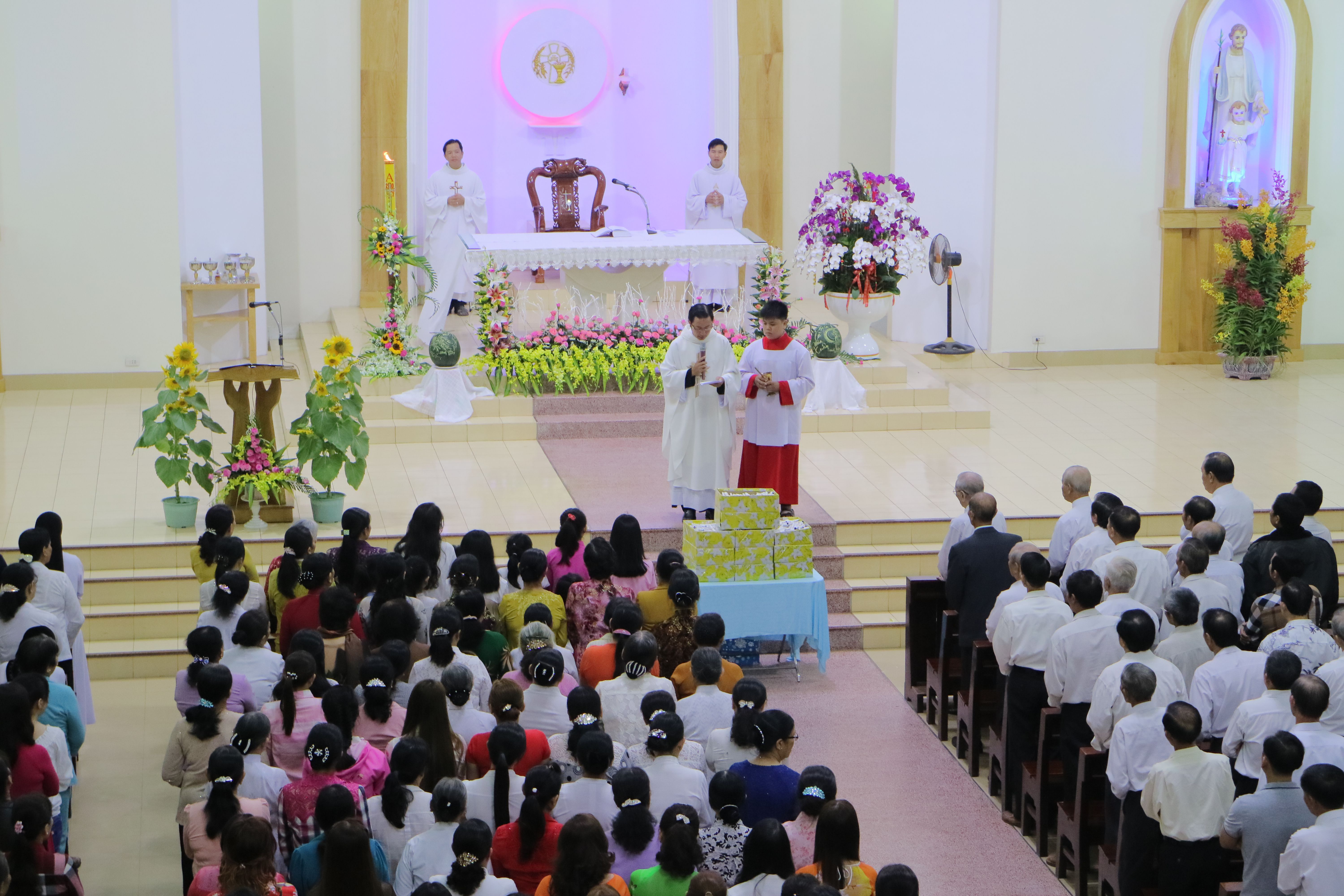 Tin ảnh:  Giáo xứ Phước Bình: Thánh lễ Giao thừa và Tân niên  đón chào năm mới Đinh Dậu 2017