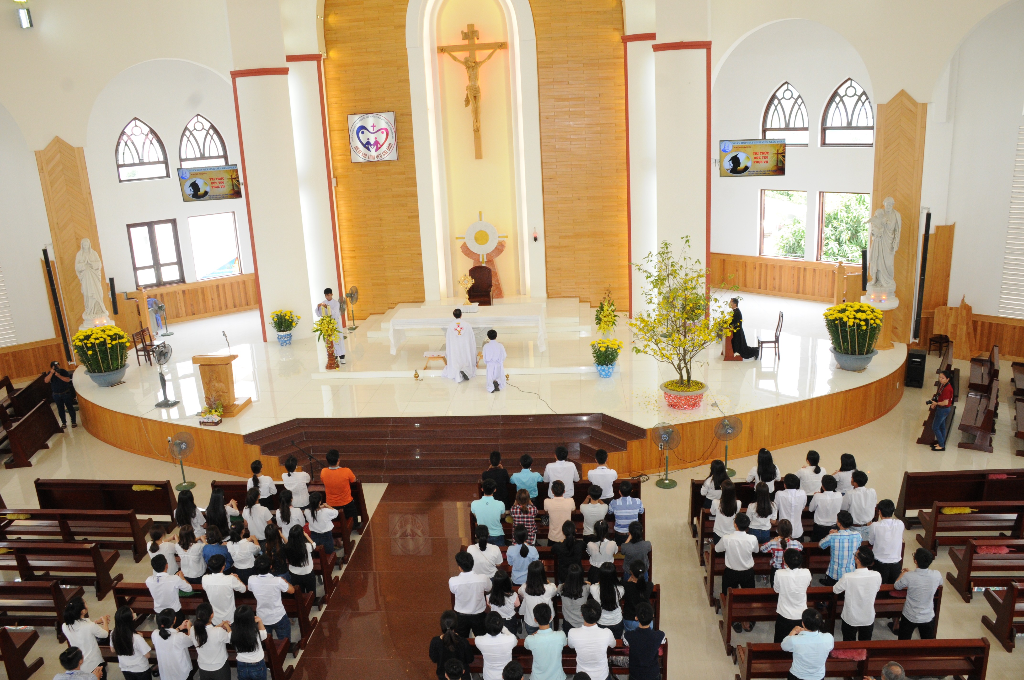 Giáo phận Bà Rịa: Ngày họp mặt sinh viên Công giáo trong Giáo phận mừng Xuân Đinh Dậu 2017