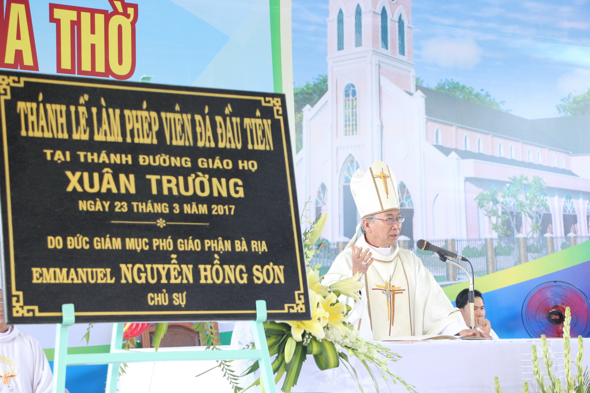 Giáo họ Biệt lập Xuân Trường: Nghi thức và Thánh lễ làm phép viên đá đầu tiên xây dựng thánh đường