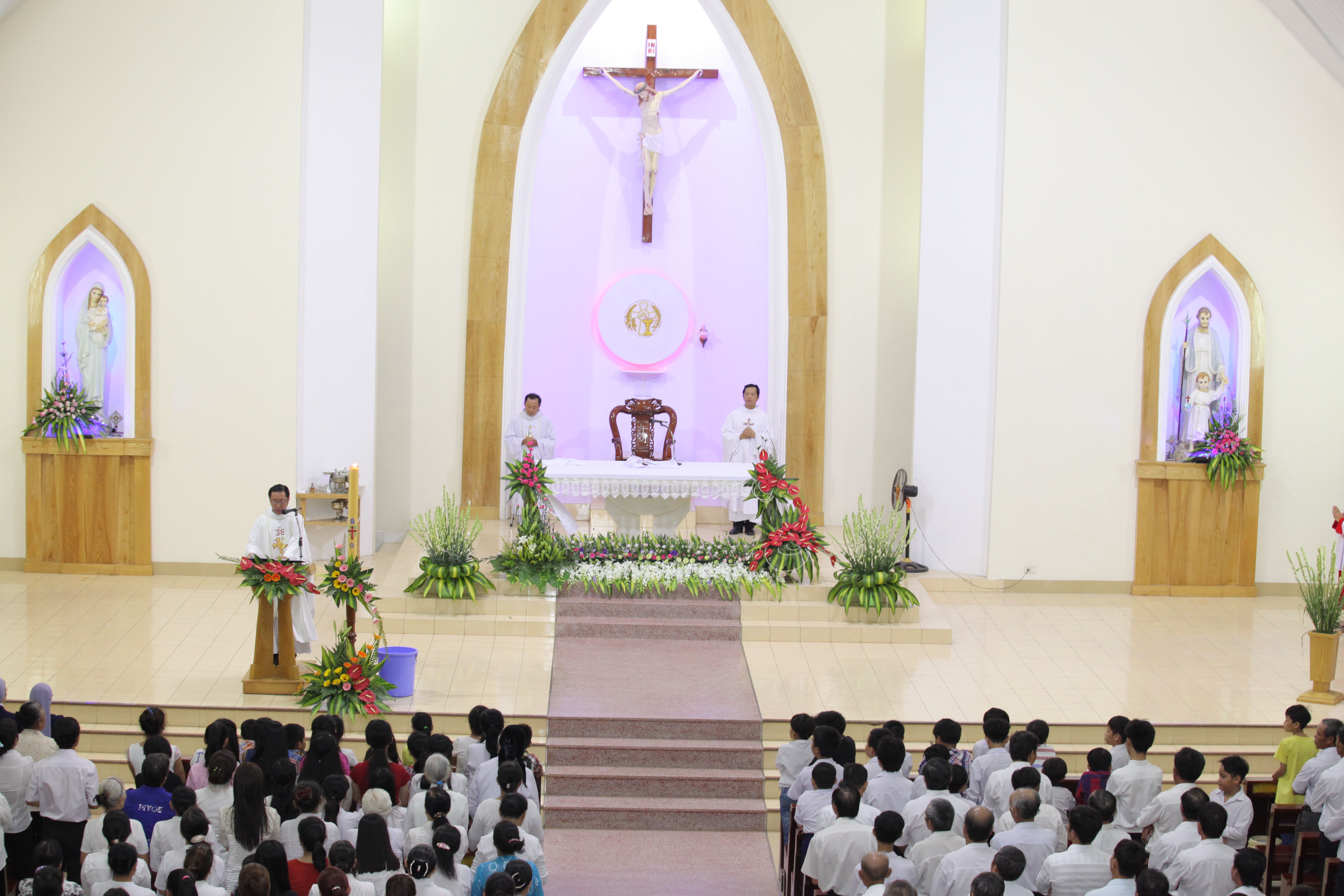 Giáo xứ Phước Bình: Thánh lễ Vọng Phục Sinh 2017