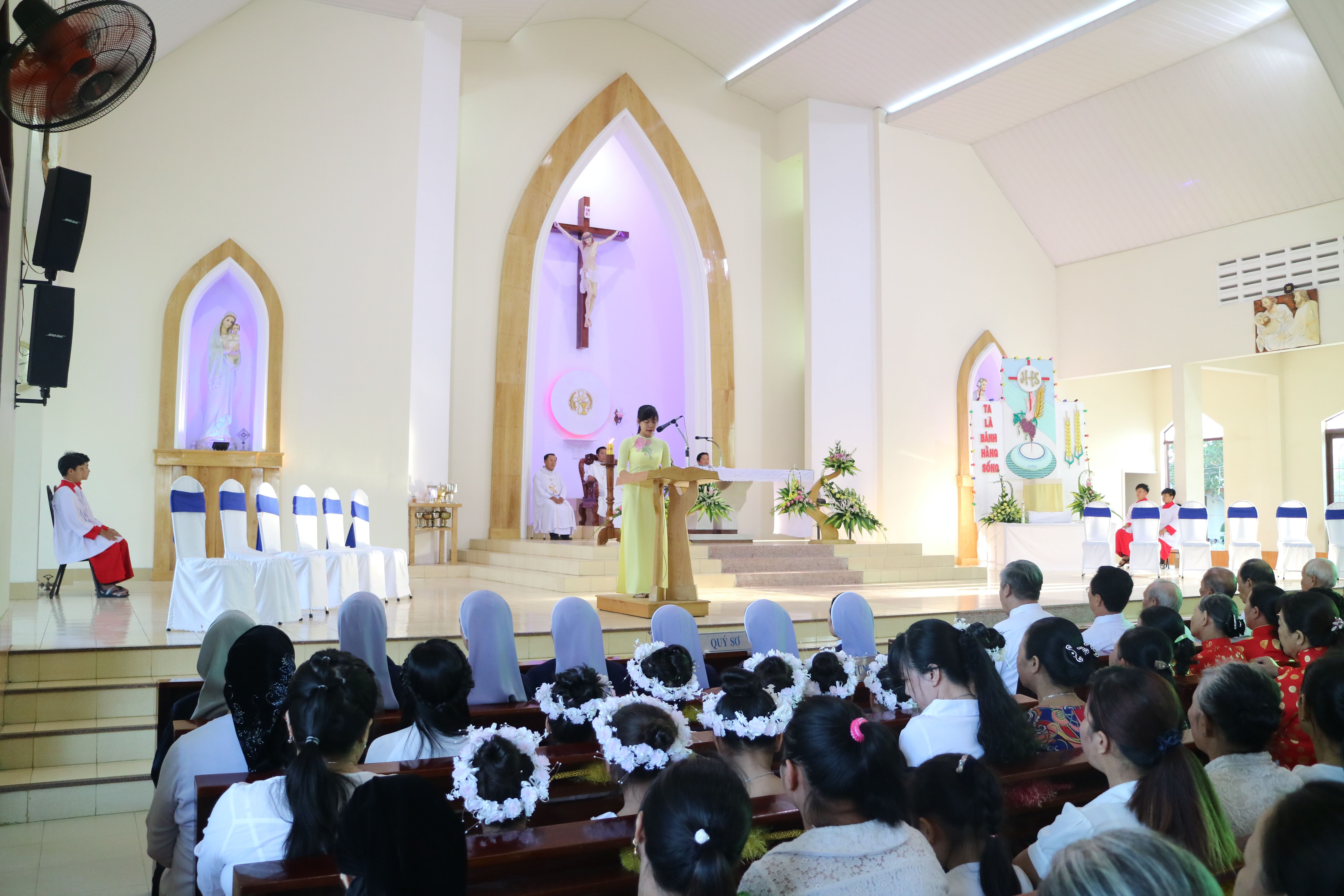 Tin ảnh: Giáo xứ Phước Bình: Thánh Lễ Tiệc Ly- Thứ Năm Tuần Thánh 2017