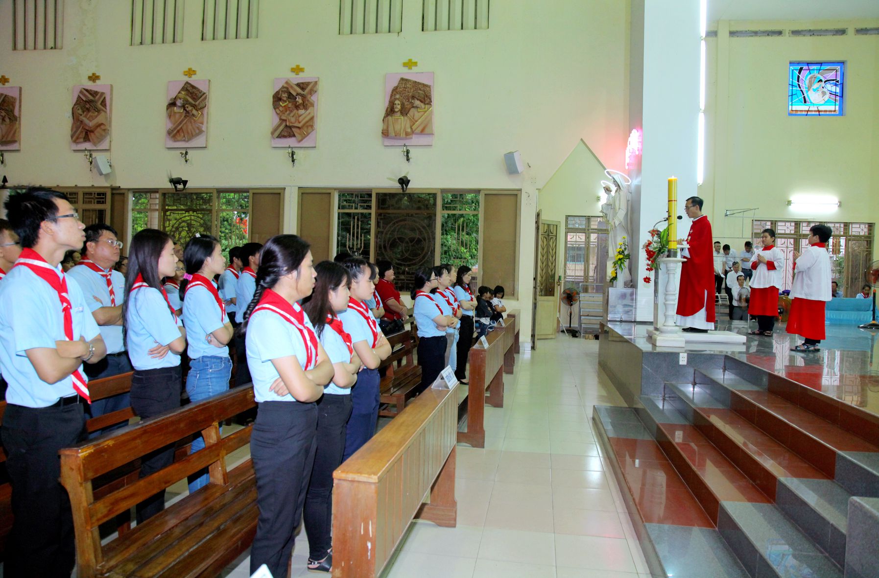Giáo xứ Dũng Lạc: Thánh lễ mừng Bổn mạng và kỷ niệm Ngân khánh thành lập Giáo lý viên giáo xứ