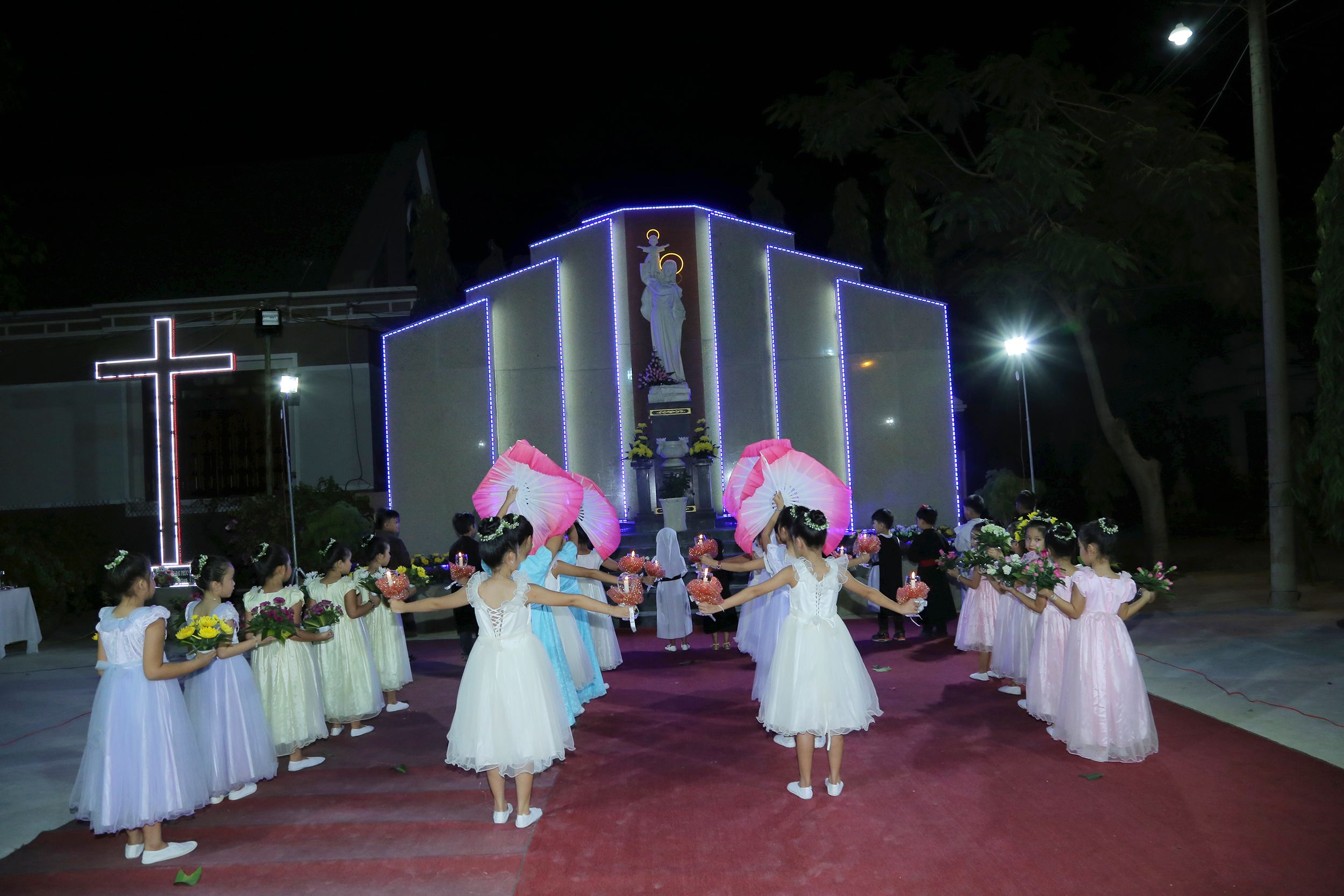Giáo xứ Long Kiên: Bế mạc tháng hoa 2017