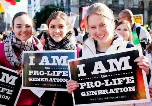 Lòng bác ái của đôi vợ chồng Mariaelena và Marco