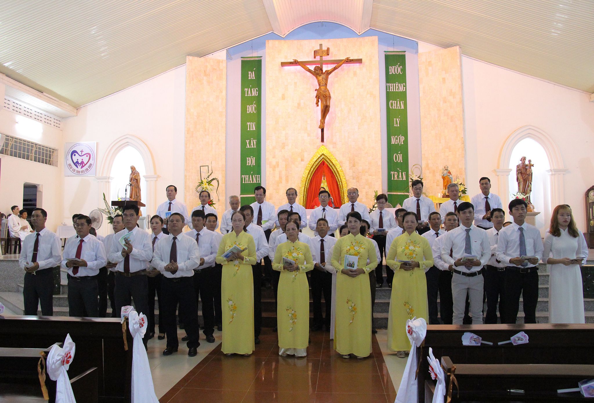 Giáo xứ Lam Sơn: Thánh lễ và Nghi thức Tuyên hứa Ban hành Giáo nhiệm kỳ 2017-2021