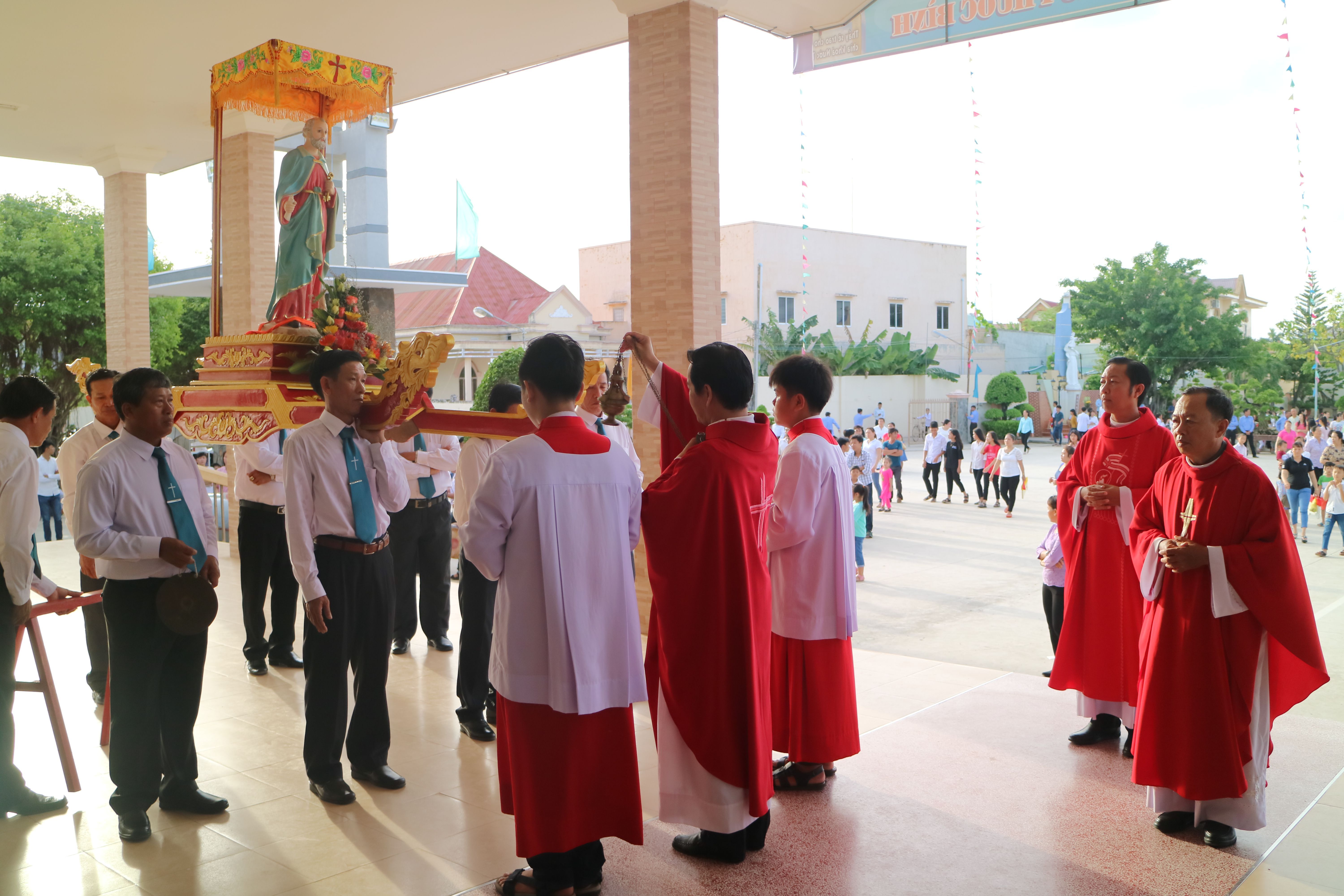 Giáo xứ Phước Bình: Thánh lễ mừng kính hai Thánh tông đồ Phêrô-Phaolô và tuyên hứa Ban hành giáo nhiệm kỳ 2017-2021