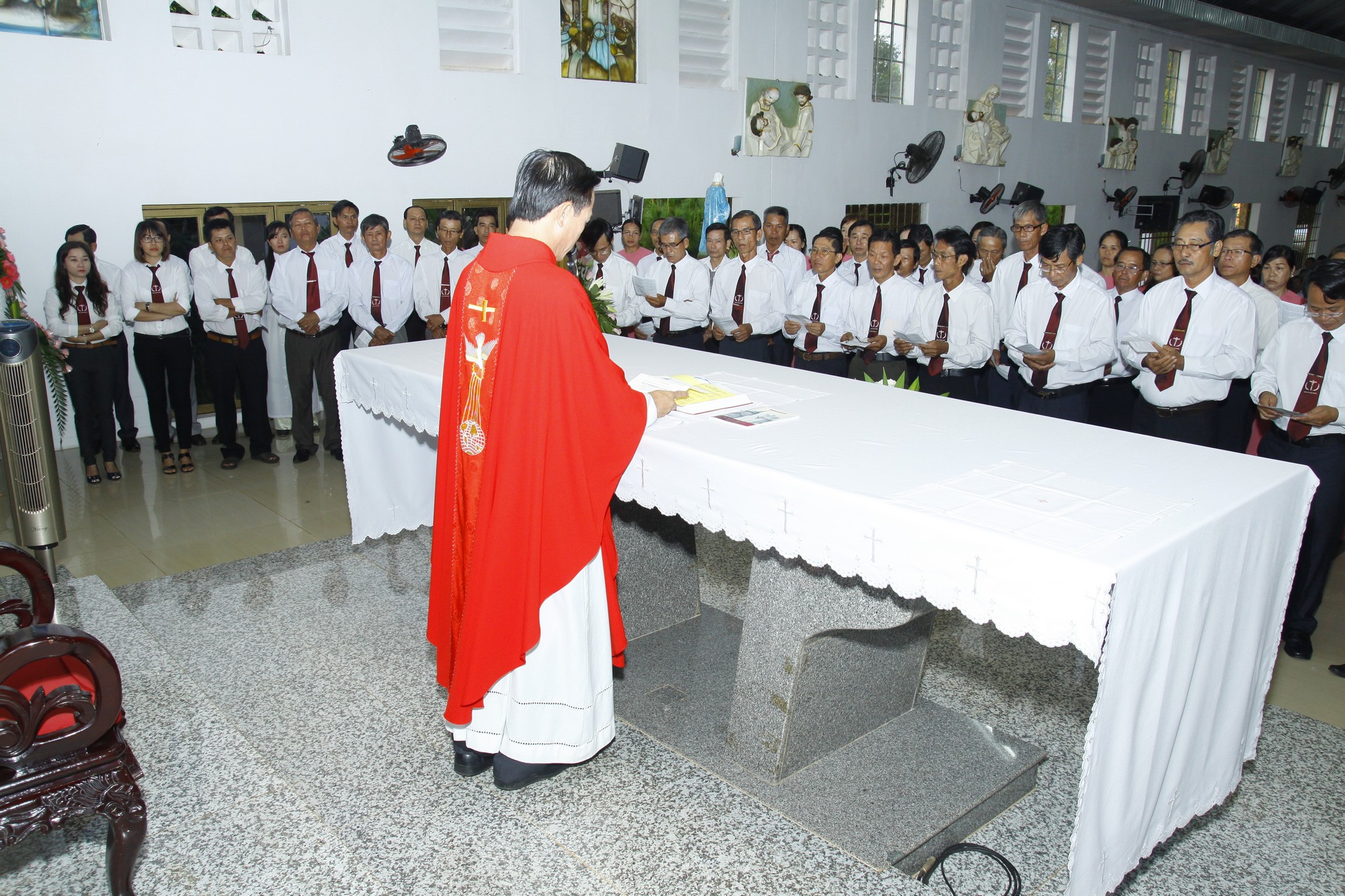 Tin ảnh: Giáo xứ Thiện Phước: Tri ân Ban Hành giáo mãn nhiệm và nghi thức tuyên hứa của Ban Hành giáo tân nhiệm