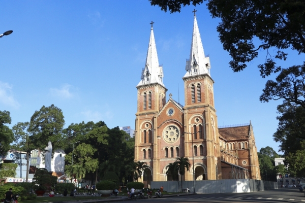 Nhà thờ Chánh Tòa Đức Bà Sài Gòn: Bắt đầu tiến hành sửa chữa mái ngói và hai tháp nhọn