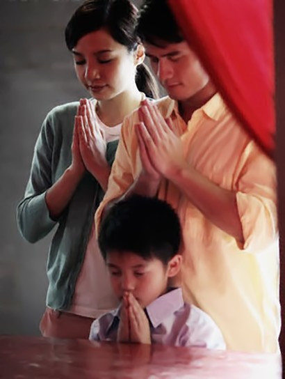 Cầu nguyện trước Thánh Thể- Ngày 06.8.2017 – Lễ Chúa Hiển Dung – Mt 17,1-9