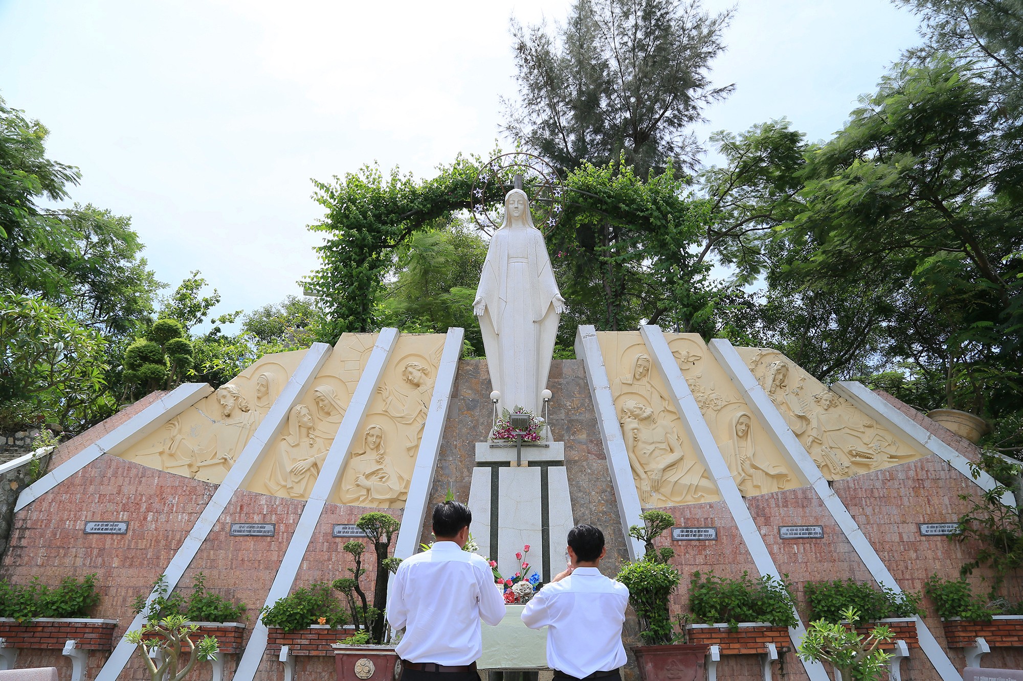 Gx. Tân Phước:  Giờ Đền tạ Trái tim Đức Mẹ nhân kỷ niệm 100 năm Đức Mẹ hiện ra tại Fatima