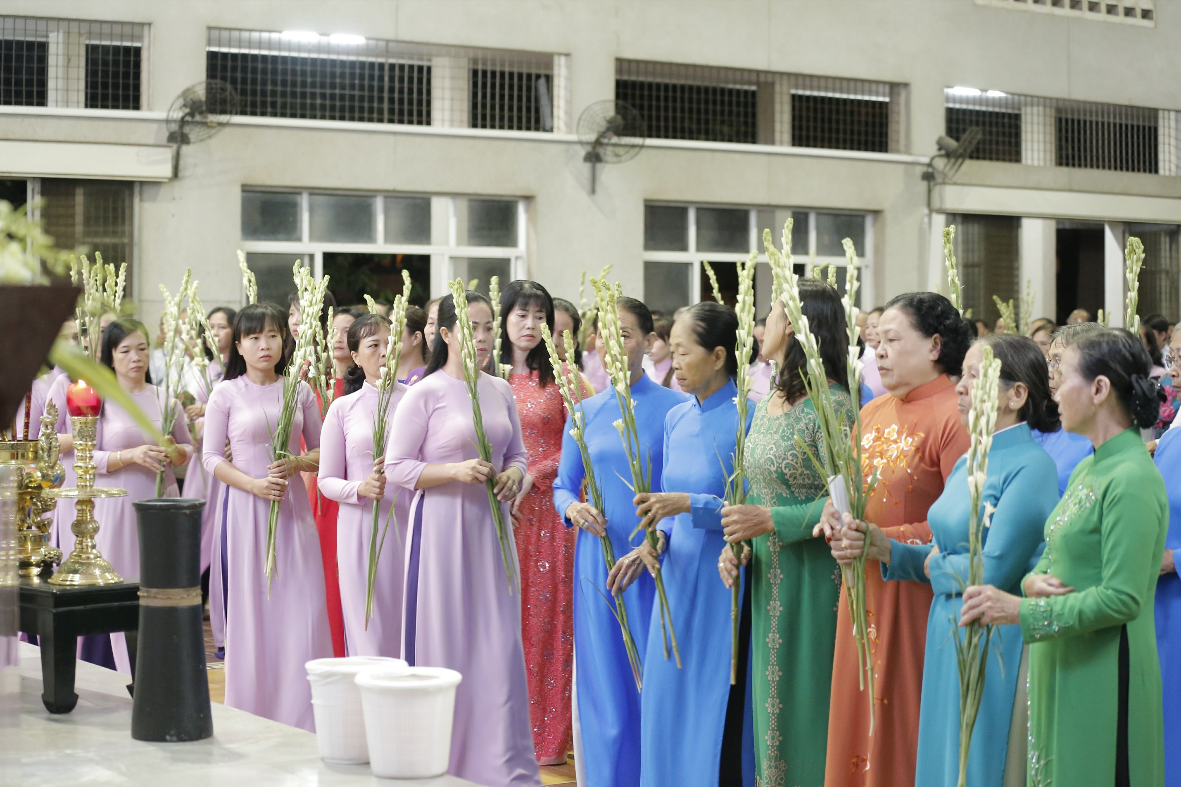 Tin ảnh: Giáo xứ Láng Cát: Mừng lễ Đức Mẹ Mân Côi, bổn mạng Giới Hiền mẫu