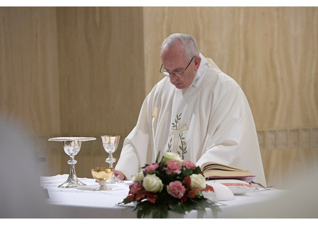 Thần tiền đã để nhiều trẻ em bị chết đói