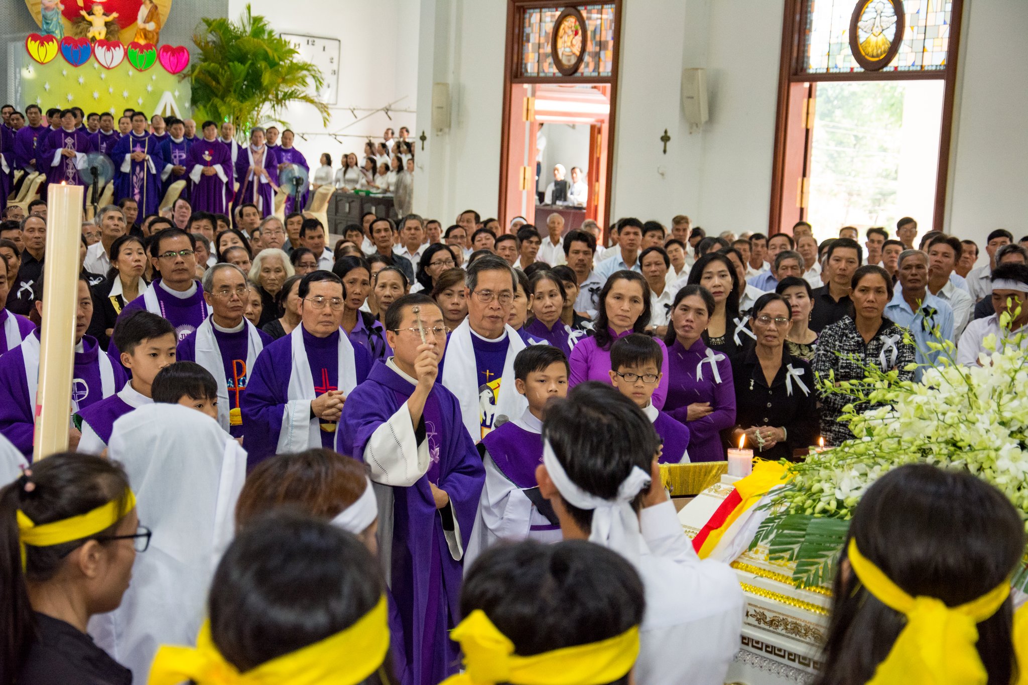Giáo xứ Vinh Châu: Thánh lễ an táng Bà cố Anna Vũ Thị Huề –  Thân mẫu Cha Phanxicô Xaviê Đinh Huỳnh Phùng (Chánh xứ Ngãi Giao)
